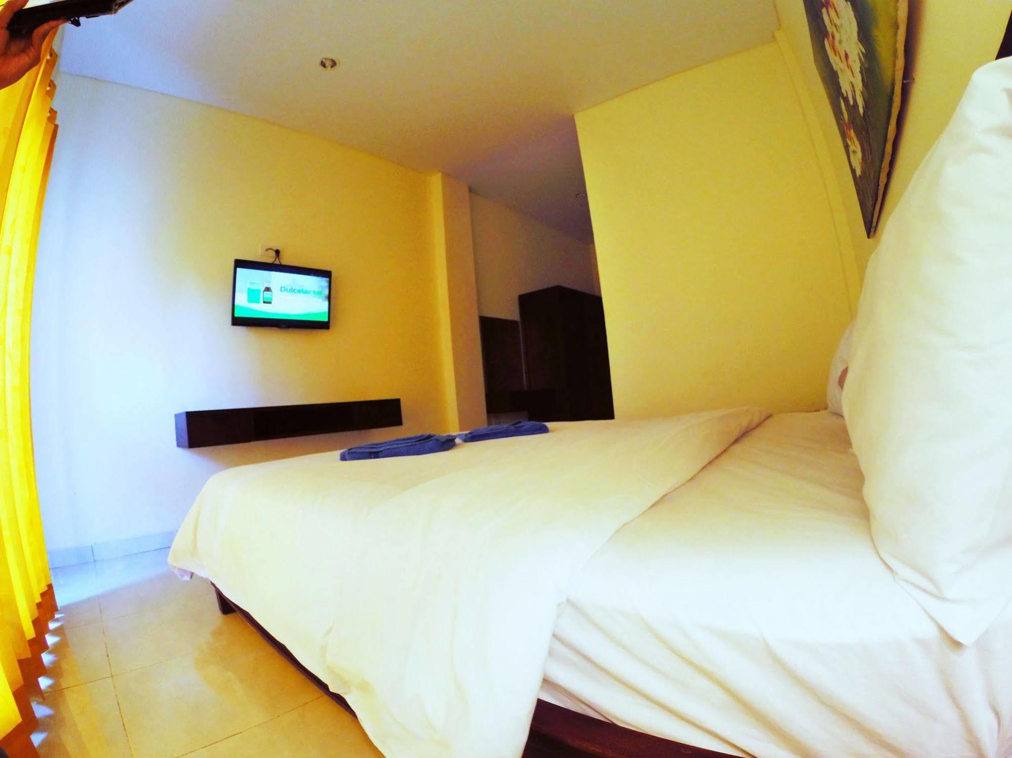 Luckys Guest House Kuta Lombok Buitenkant foto